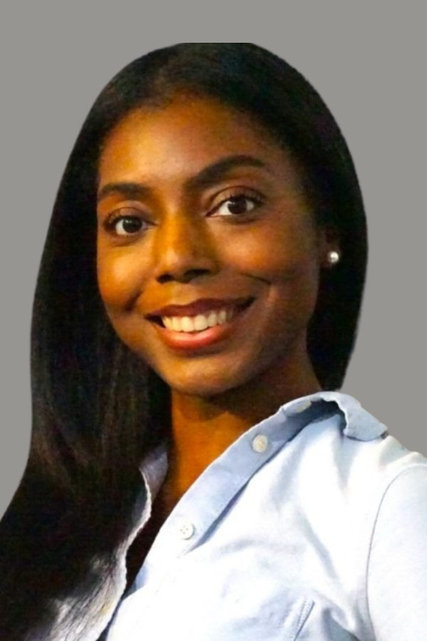 Veronica Headshot (600 × 900 px)_2023-06-27 (8)